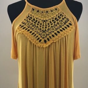 Large yellow off the shoulder t-shirt nwot!!